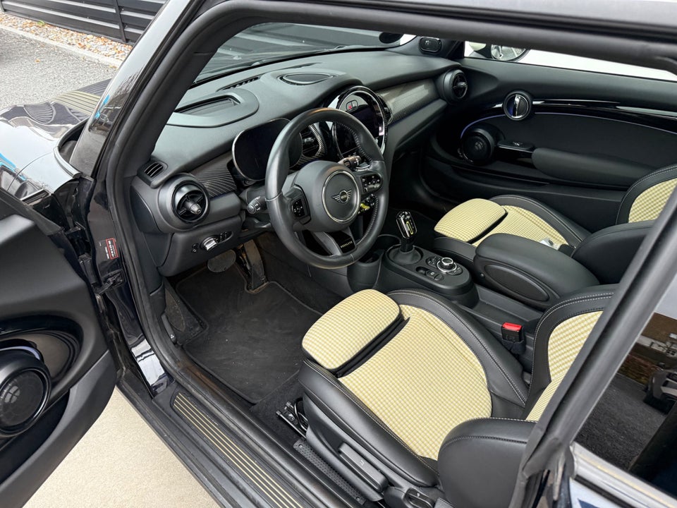 MINI Cooper SE Resolute Edition 3d