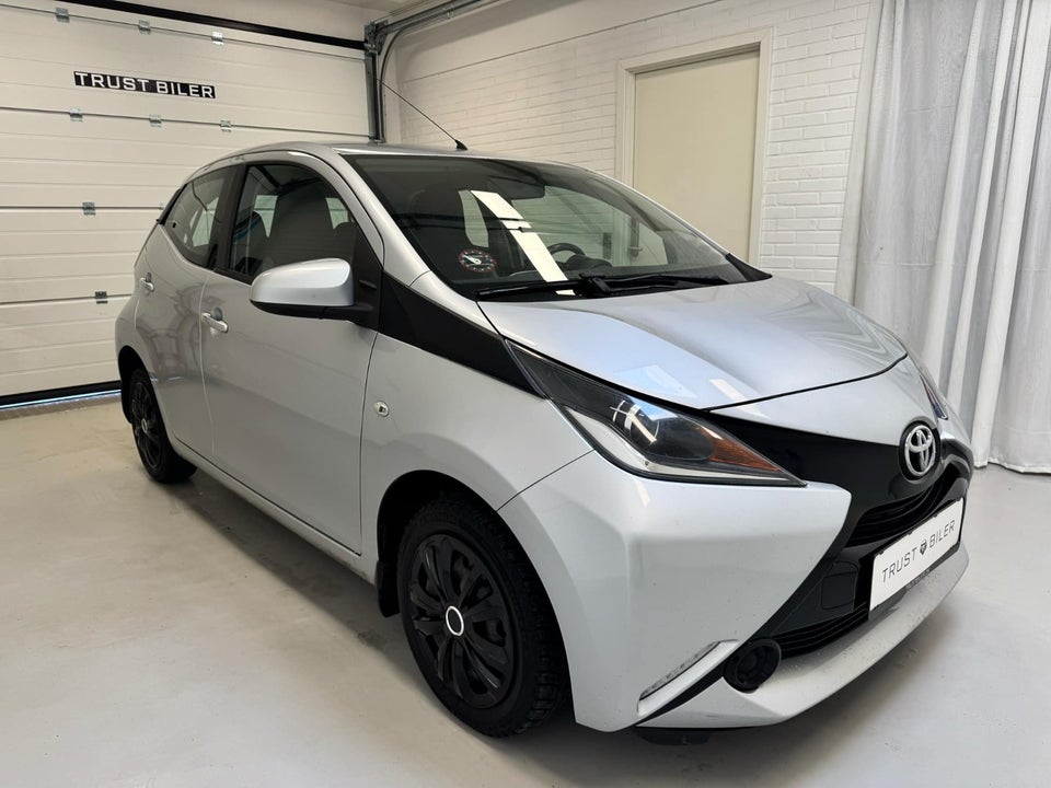 Toyota Aygo 1,0 VVT-i x-play 5d