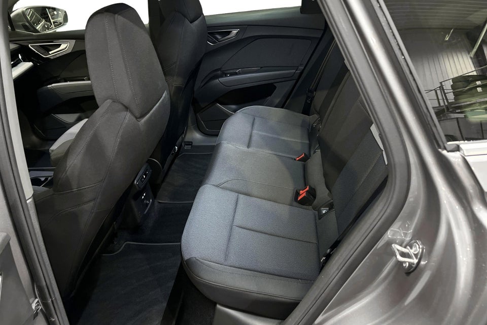 Audi Q4 e-tron 45 Progress 5d