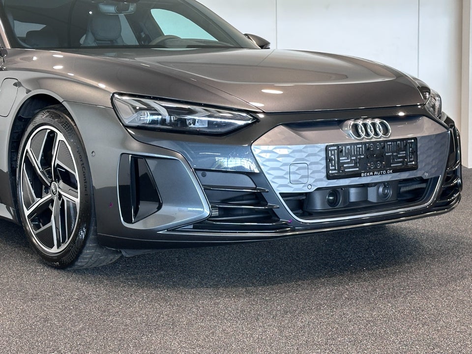 Audi e-tron GT quattro 4d