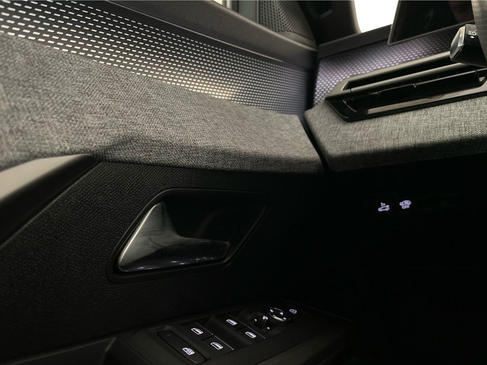 Peugeot e-5008 77 GT Pack 7prs 5d