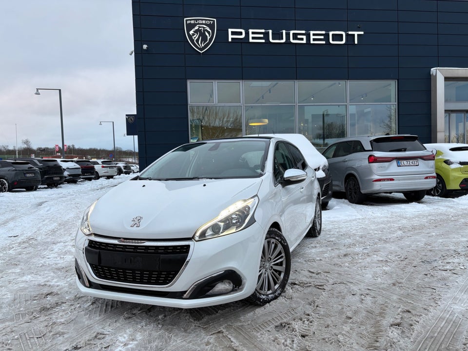 Peugeot 208 1,2 PureTech 82 Allure Sky 5d