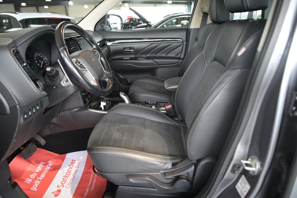 Mitsubishi Outlander 2,4 PHEV Intense CVT 4WD 5d