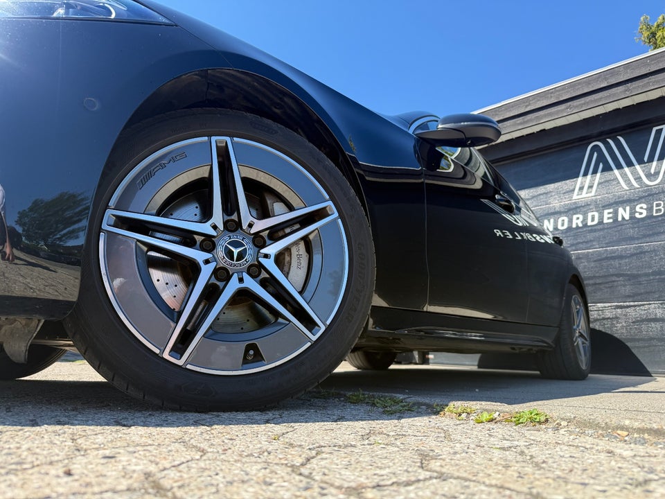 Mercedes C300 de 2,0 AMG Line stc. aut. 5d