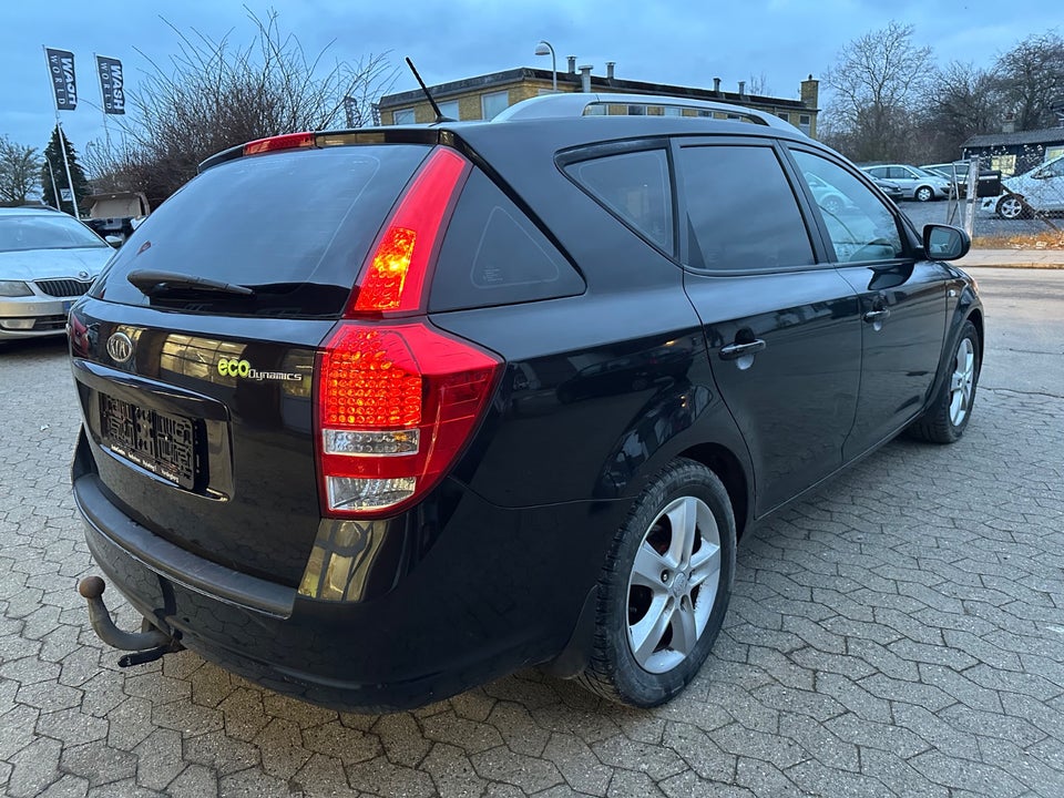 Kia Ceed 1,6 CVVT Exclusive Fashion SW 5d