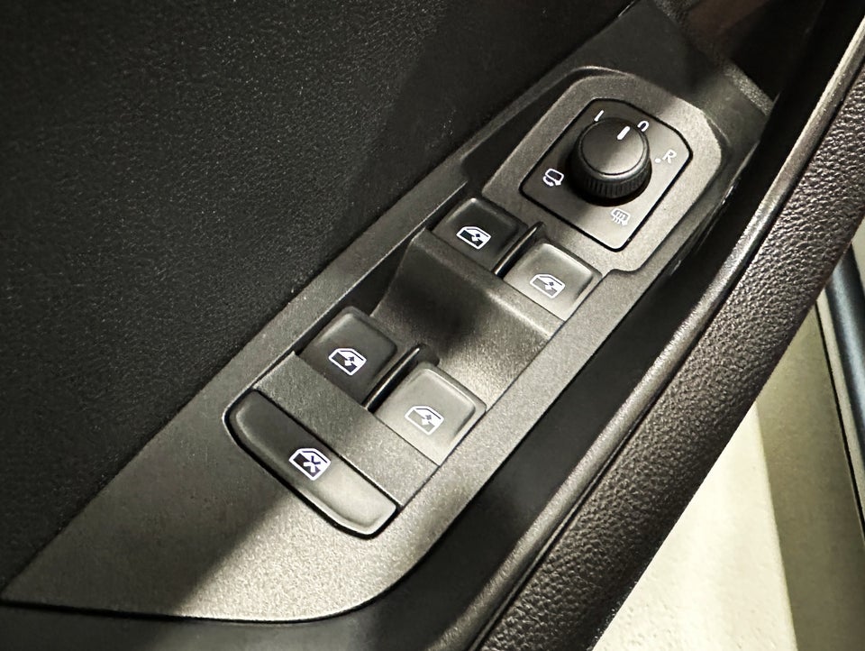 Skoda Karoq 1,6 TDi 115 Ambition DSG 5d