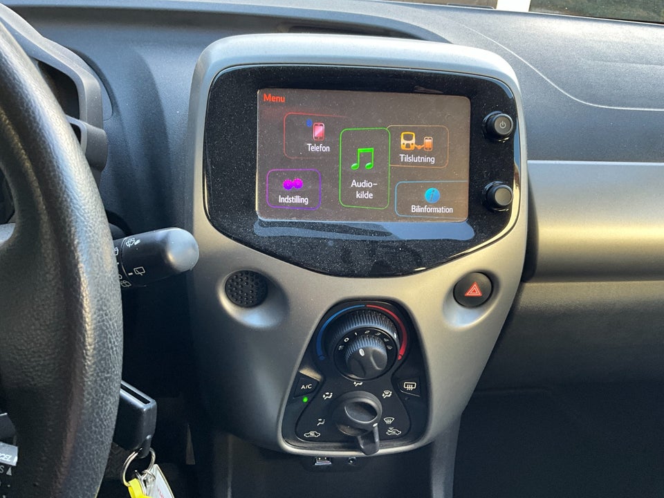 Toyota Aygo 1,0 VVT-i x-play 5d