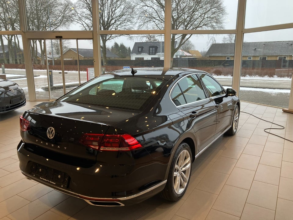 VW Passat 2,0 TDi 150 Elegance+ Pro DSG 4d