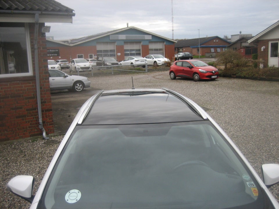 Toyota Auris 2,0 D-4D T2 Touring Sports Skyview 5d