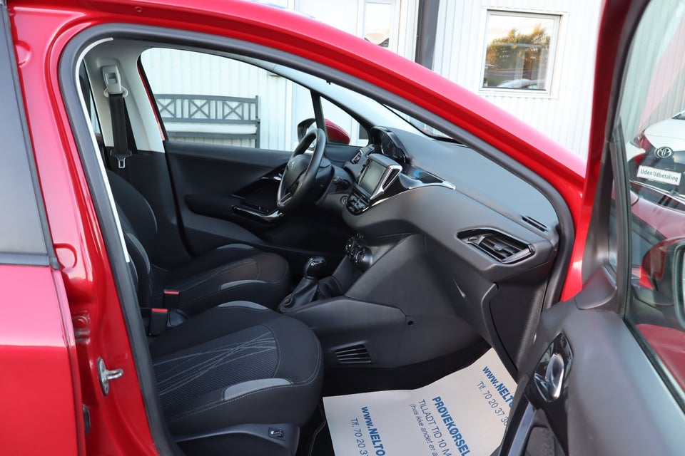 Peugeot 208 1,2 VTi 82 Allure 5d