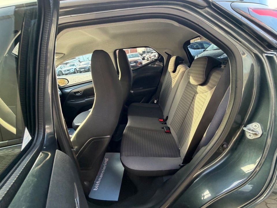 Toyota Aygo 1,0 VVT-i x-pression 5d