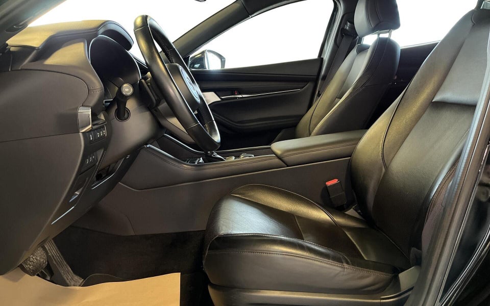 Mazda 3 2,0 e-SkyActiv-G 150 Cosmo aut. 5d