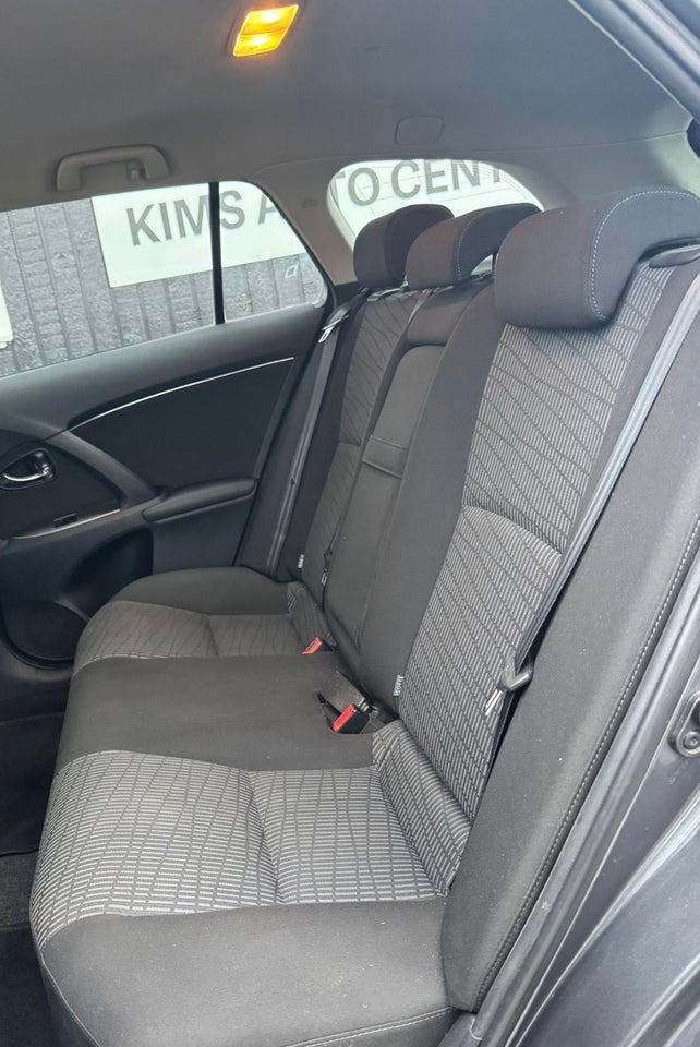 Toyota Avensis 1,8 VVT-i T2 stc. 5d