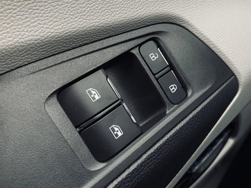 Maxus e-Deliver 9 65 L4 Chassis 2d