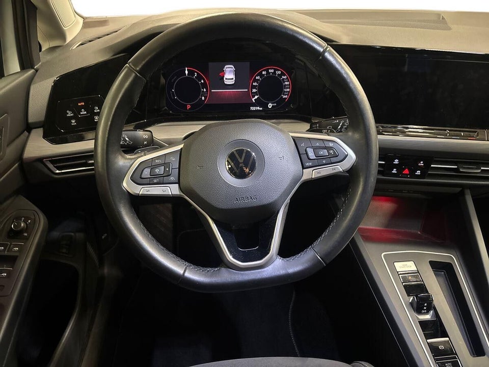 VW Golf VIII 1,4 eHybrid DSG 5d