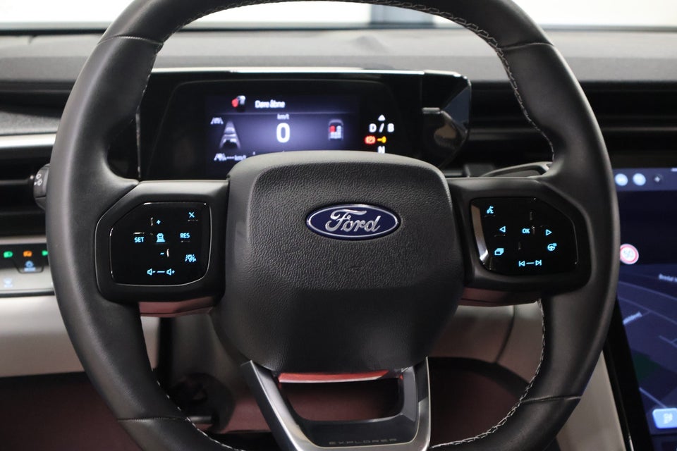 Ford Explorer 77 Select Extended Range 5d