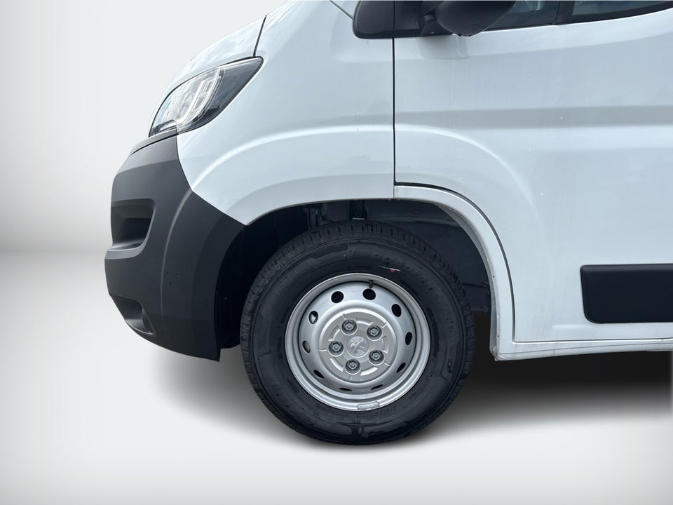 Peugeot Boxer 435 2,2 BlueHDi 165 L2H2 Premium