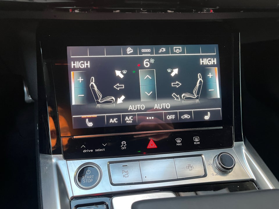 Audi Q8 e-tron 55 S-line quattro 5d