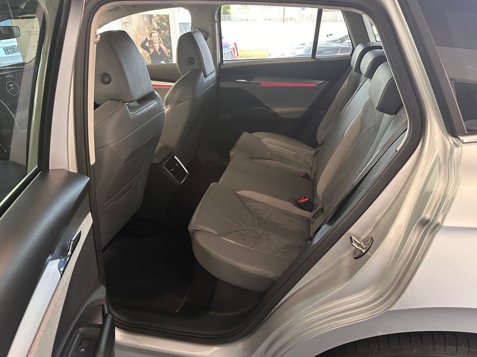 Skoda Enyaq 80x iV Lounge 5d