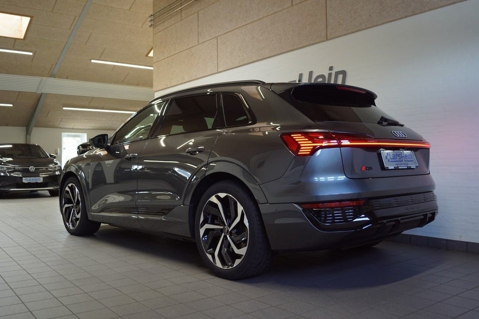 Audi Q8 e-tron 55 S-line quattro 5d