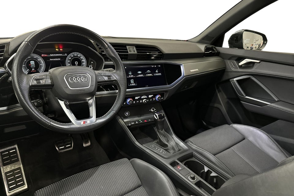 Audi Q3 45 TFSi e S-line plus S-tr. 5d