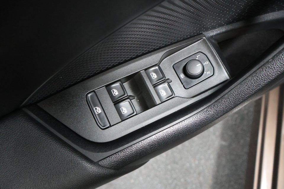Skoda Octavia 1,0 eTSi 110 Ambition Combi DSG 5d