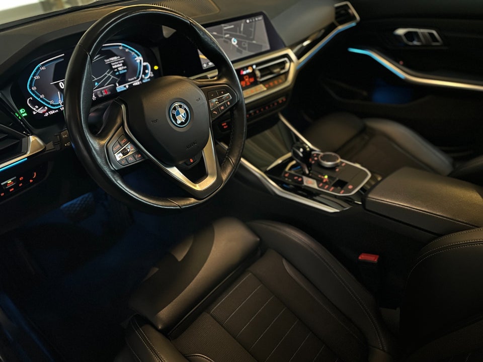 BMW 330e 2,0 Touring Sport Line aut. 5d