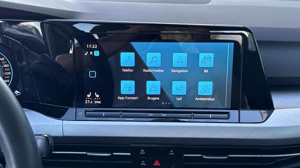 VW Golf VIII 1,5 eTSi 130 Life 75 Years Edition DSG 5d