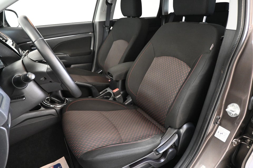 Mitsubishi ASX 1,6 Invite 5d