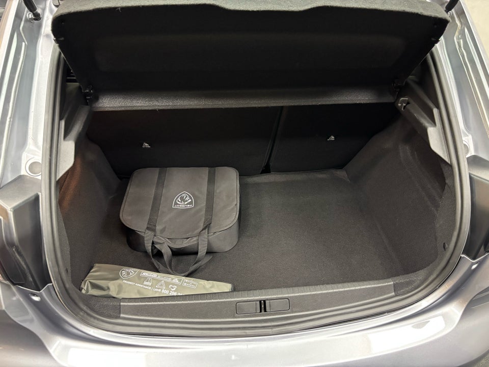 Peugeot e-208 50 Style 5d