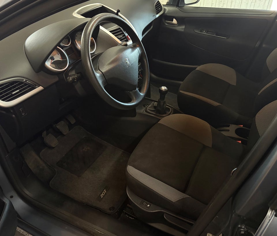 Peugeot 207 1,4 XR 5d