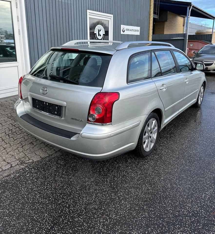 Toyota Avensis 1,8 VVT-i Sol stc. 5d