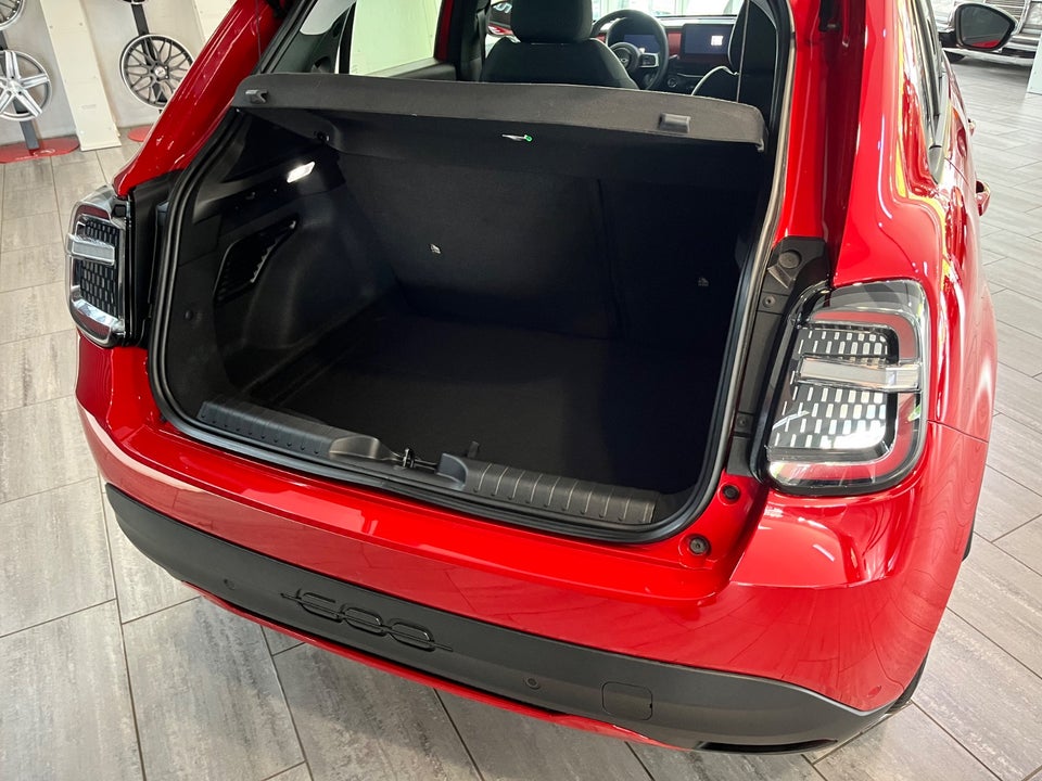 Fiat 600e 54 (RED) 5d