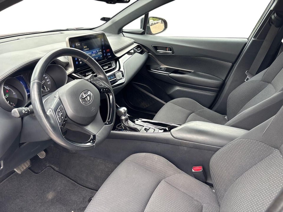 Toyota C-HR 1,8 Hybrid C-LUB Premium CVT 5d