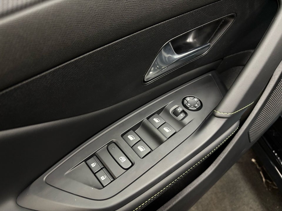 Peugeot e-308 54 GT 5d