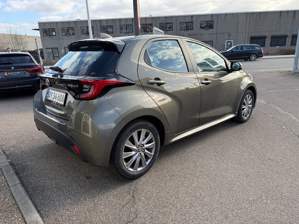 Toyota Yaris 1,5 Hybrid Active Tech+ Design e-CVT 5d