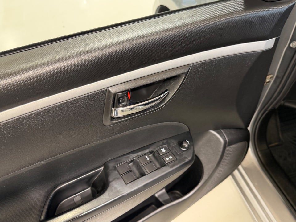 Suzuki Swift 1,2 Dualjet 5d