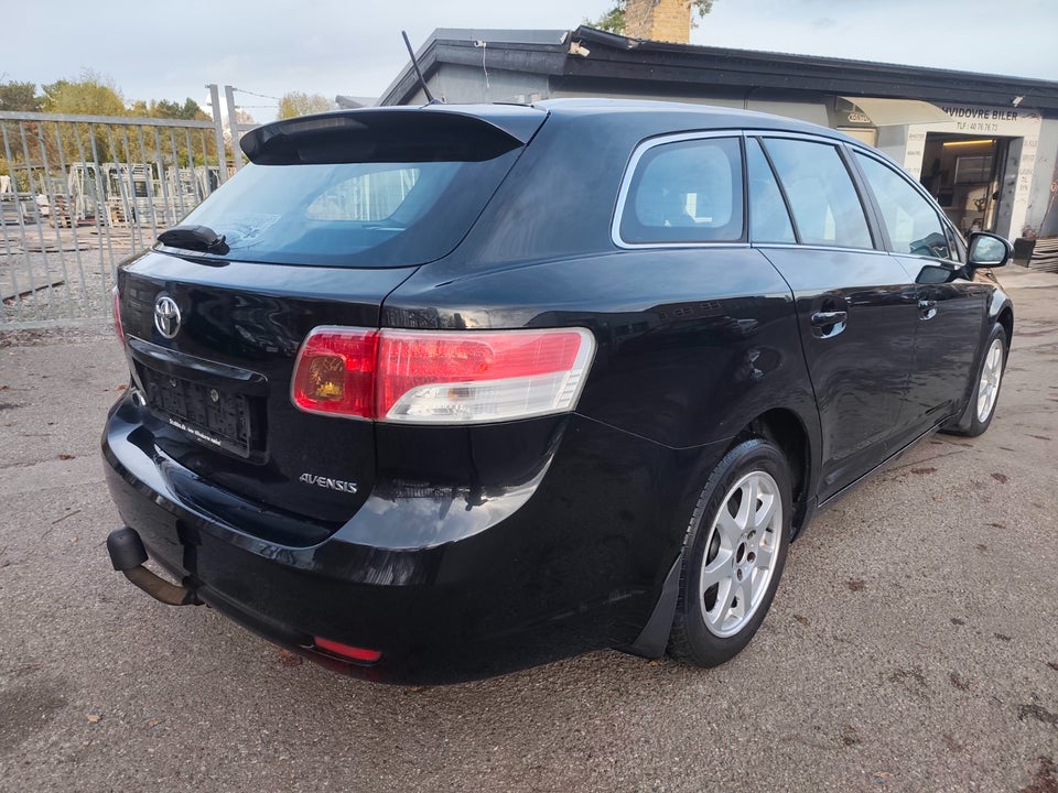 Toyota Avensis 1,8 VVT-i T2 stc. 5d
