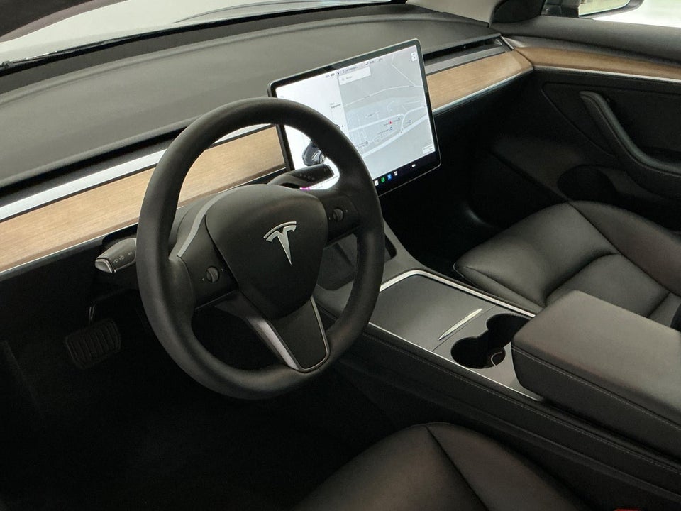 Tesla Model 3 Long Range AWD 4d