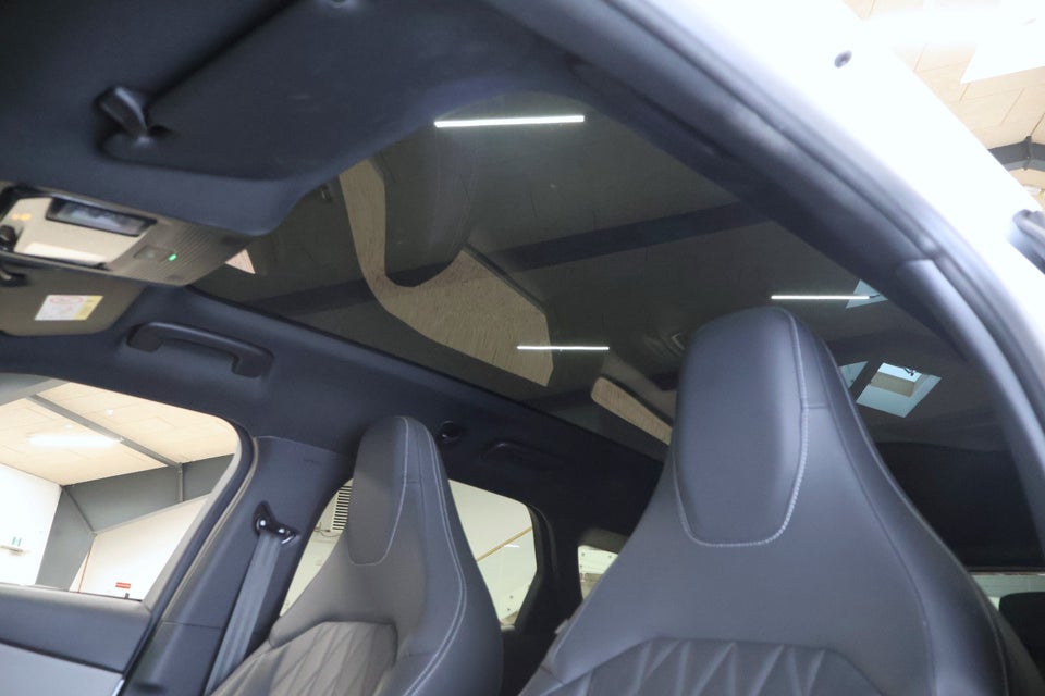 Ford Explorer 82 Premium Extended Range 5d