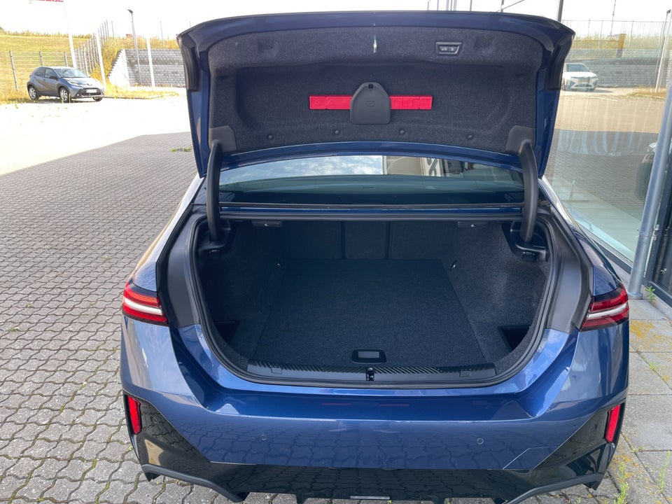 BMW i5 eDrive40 M-Sport 4d