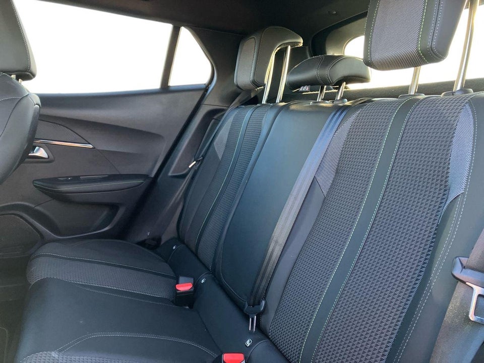 Peugeot e-2008 50 GT 5d