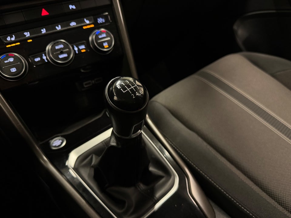 VW T-Roc 1,6 TDi 115 Style 5d