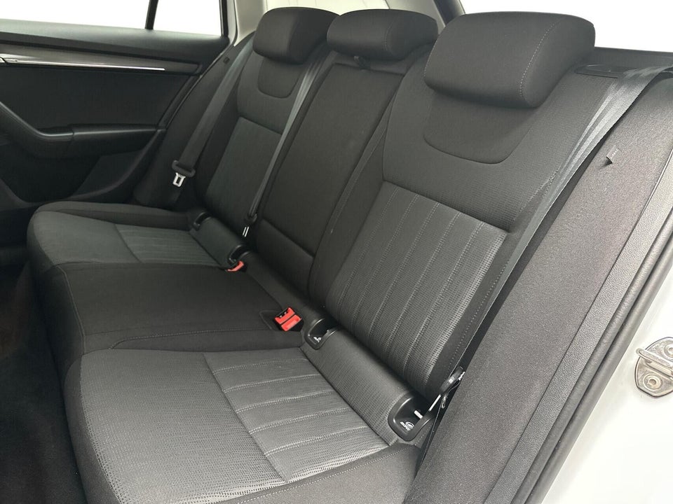 Skoda Octavia 2,0 TDi 150 Business Line+ Dynamic Combi DSG 5d