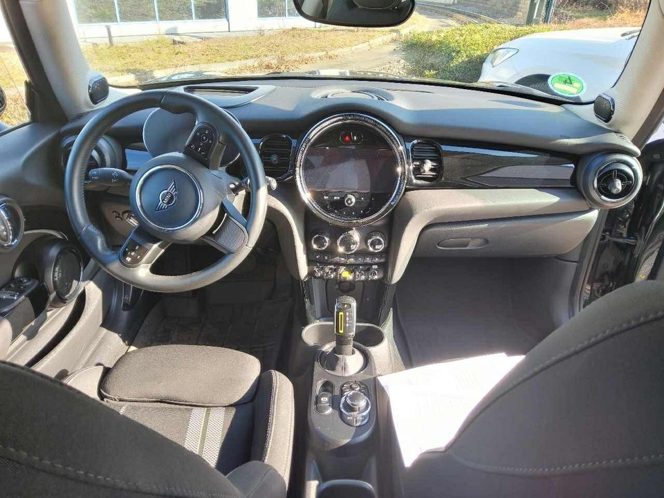 MINI Cooper SE Essential 3d
