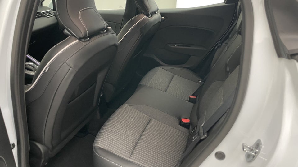 Renault Clio V 1,6 E-Tech Intens 5d