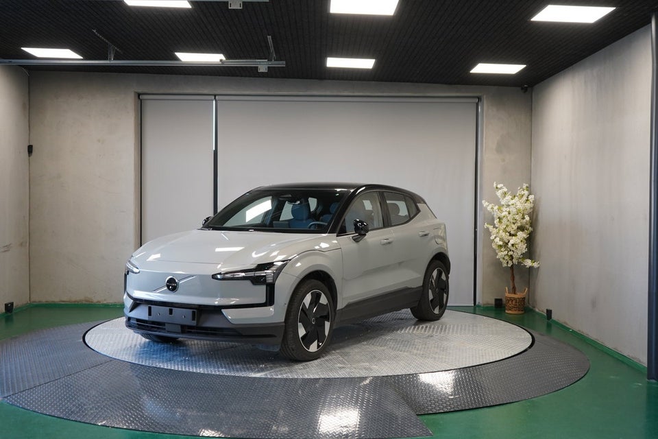 Volvo EX30 Extended Range Ultra 5d