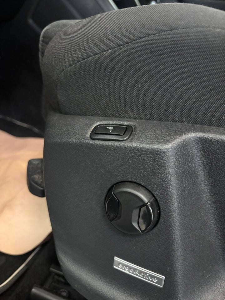 VW Touran 1,6 TDi 115 Highline DSG 7prs 5d