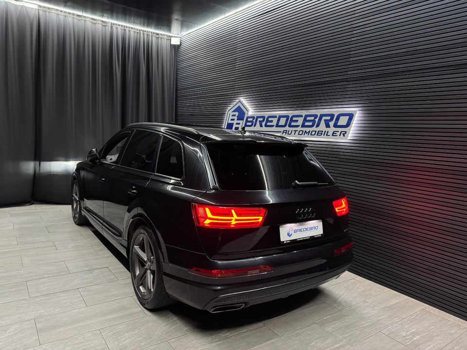 Audi Q7 3,0 TDi 272 S-line quattro Tiptr. 7prs 5d