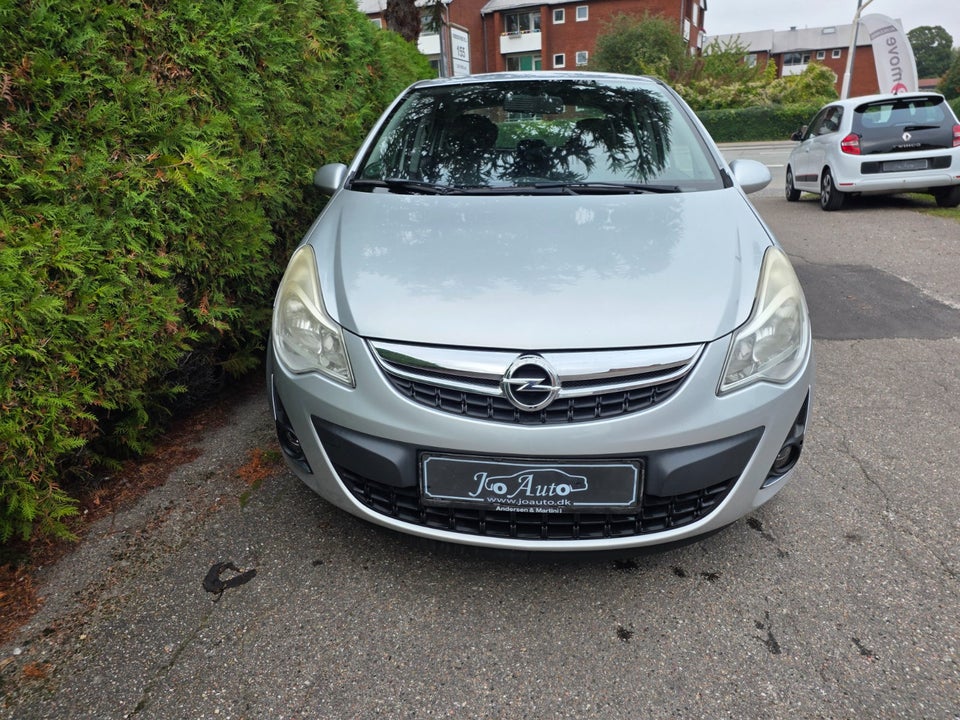 Opel Corsa 1,2 16V Cosmo 5d